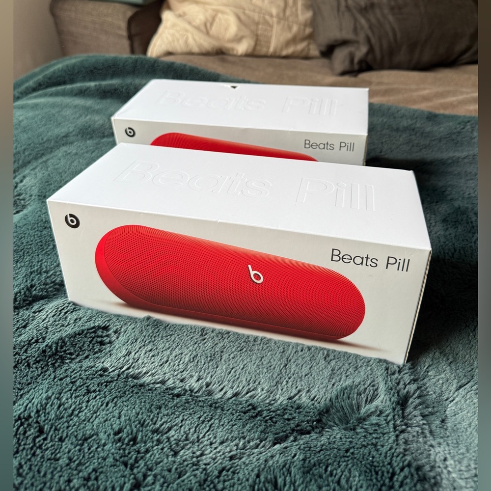 Beats by Dre Pill Speaker - Bold Red
